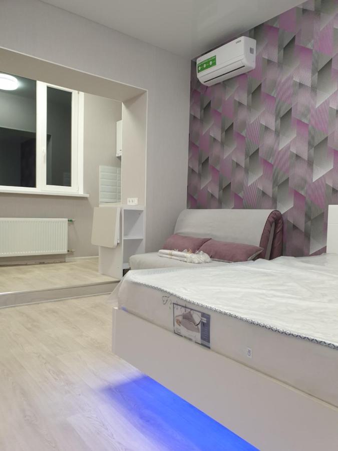 Apart Hotel Malinovskogo Harkiv Dış mekan fotoğraf